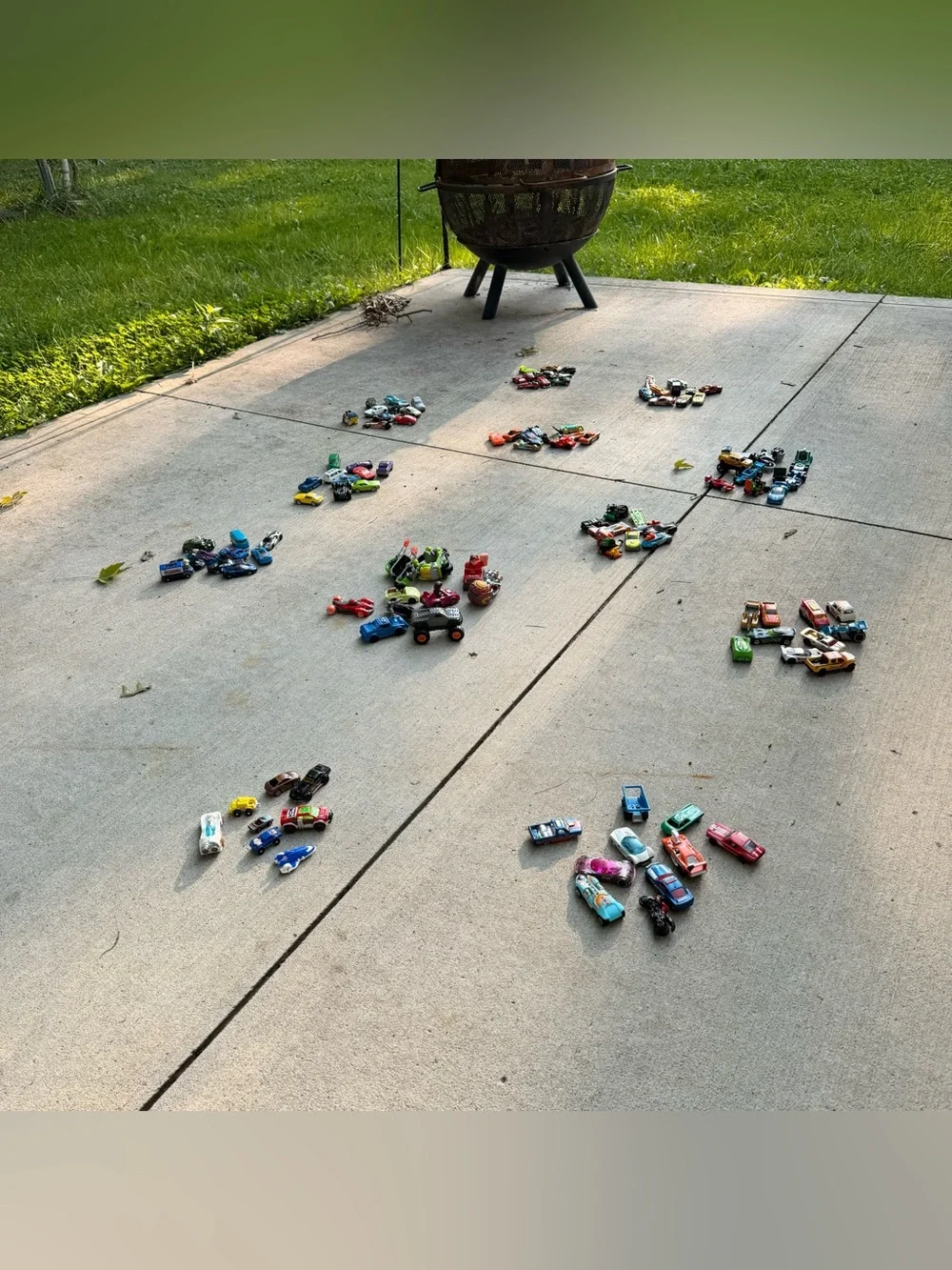118pc Hot Wheels Diecast Toy Car Lot Loose Cars Mixed Vehicles Collectible Bulk